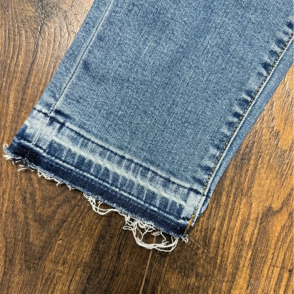 Levi's Women's High-Rise Wedgie
Straight Cropped Jeans-25x28 - Picture 5 of 6